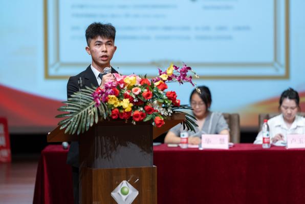 D:\桌面\学代会\新闻照片\4.jpg4