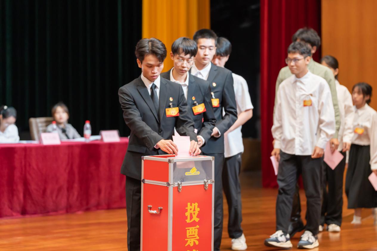 D:\桌面\学代会\新闻照片\10.jpg10