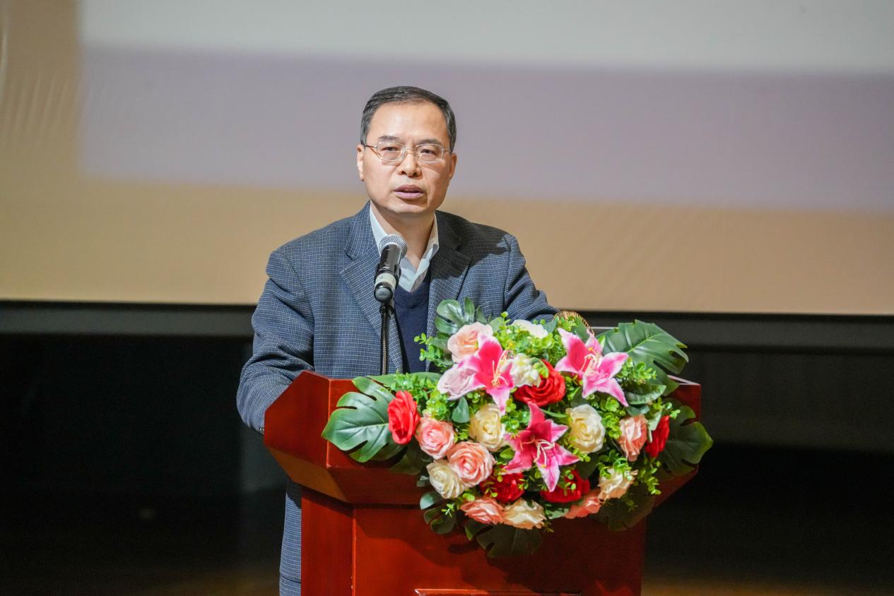 刘校