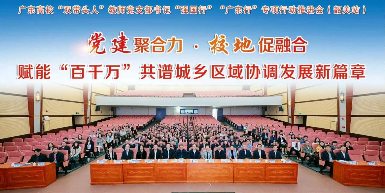 图片包含 建筑, 游戏机, 礼堂, 橙子AI 生成的内容可能不正确。