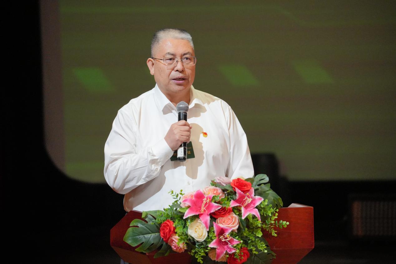 张连绪校长