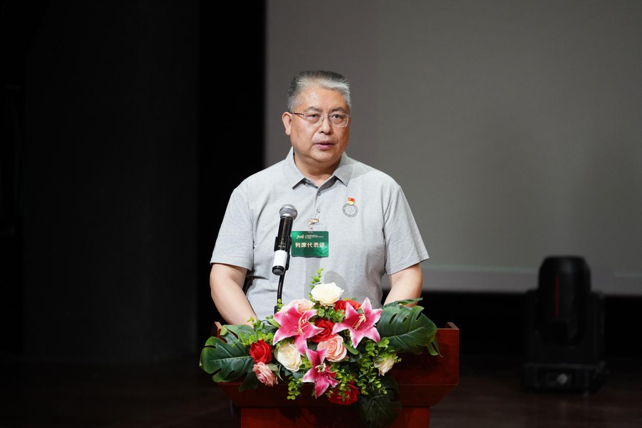 张校 (1) 张校 (1)