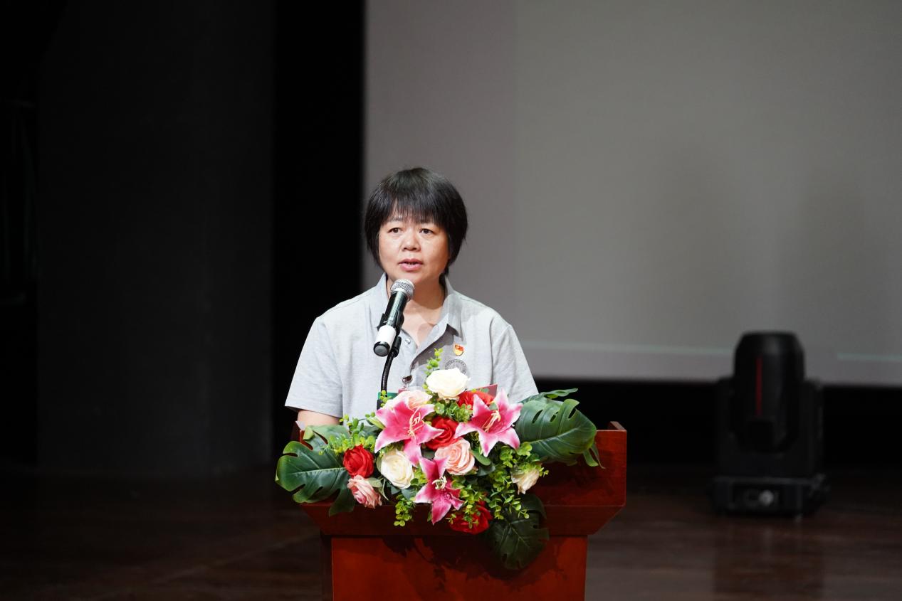 董校 (2) 董校 (2)