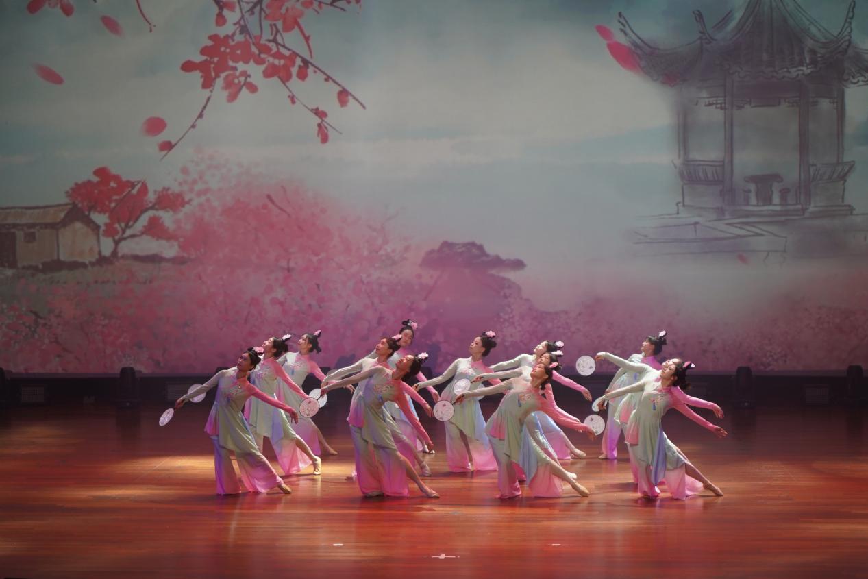 风华自相宜