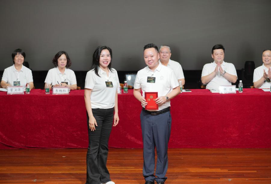 校友会卢董1 校友会卢董1