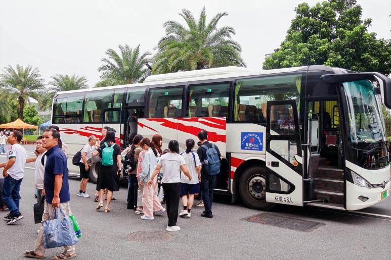 大巴车